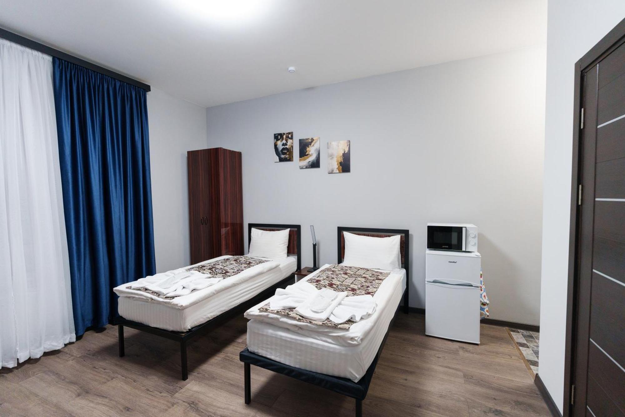 יירבאן Gh Family Hotel מראה חיצוני תמונה
