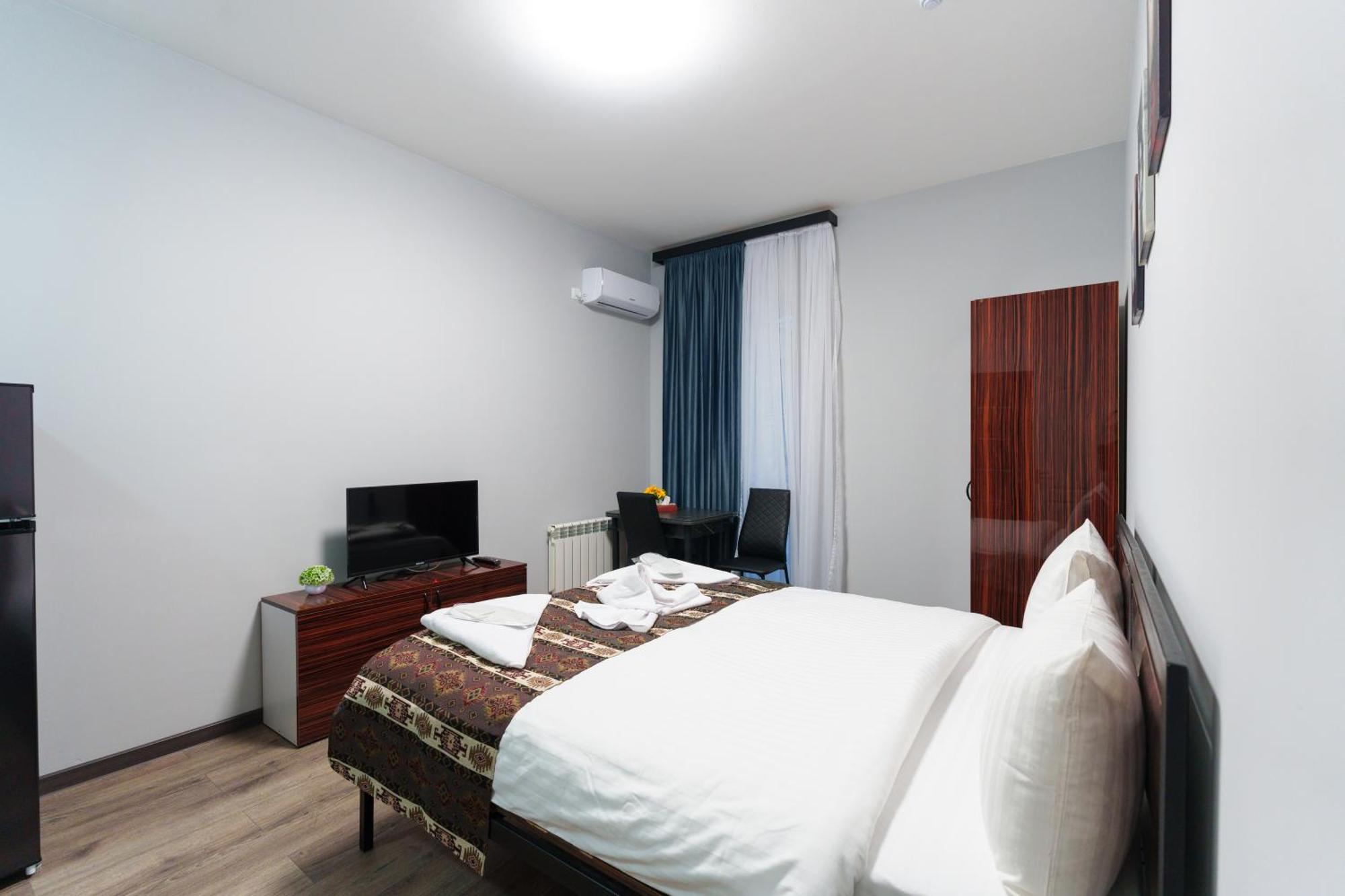 יירבאן Gh Family Hotel מראה חיצוני תמונה