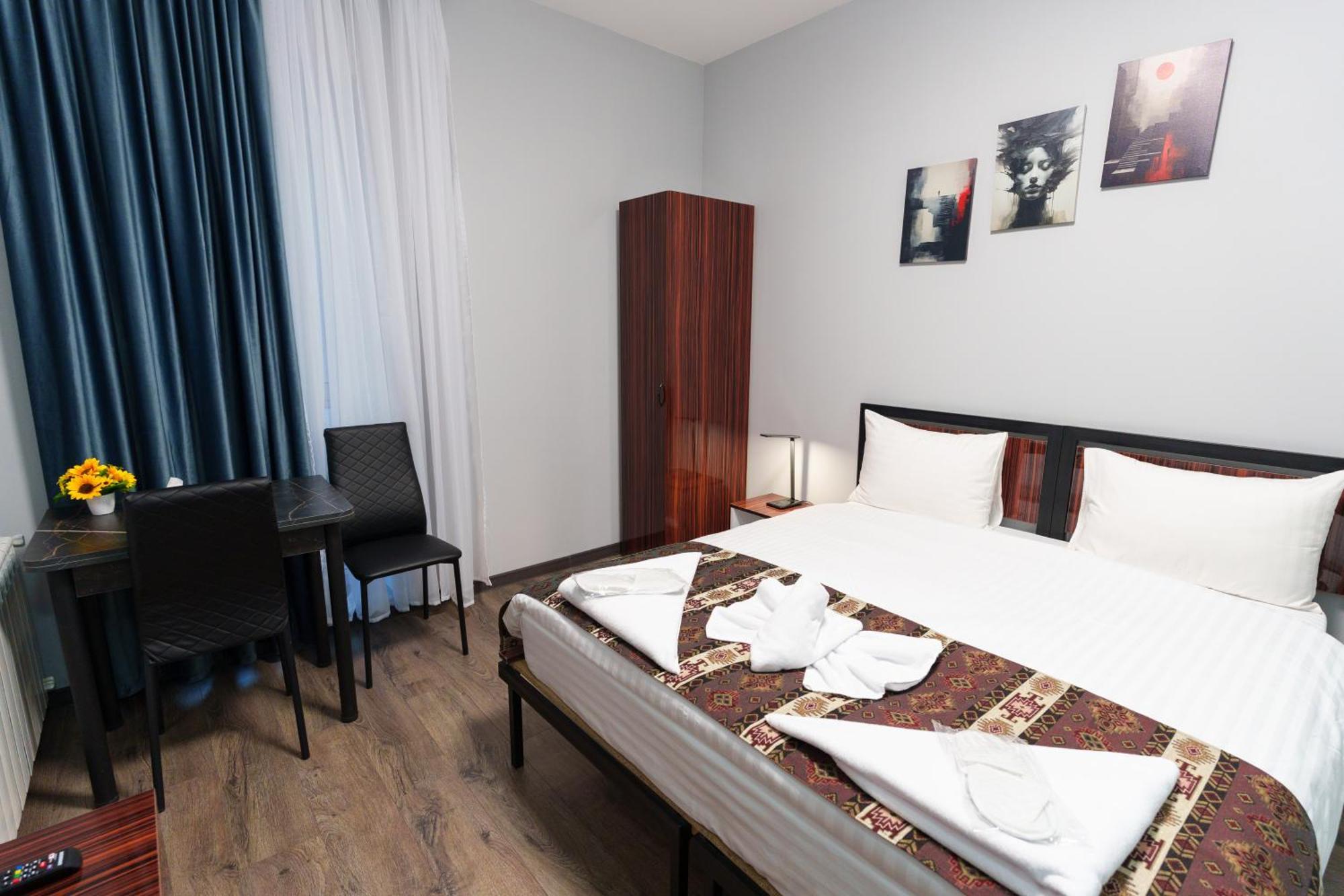 יירבאן Gh Family Hotel מראה חיצוני תמונה