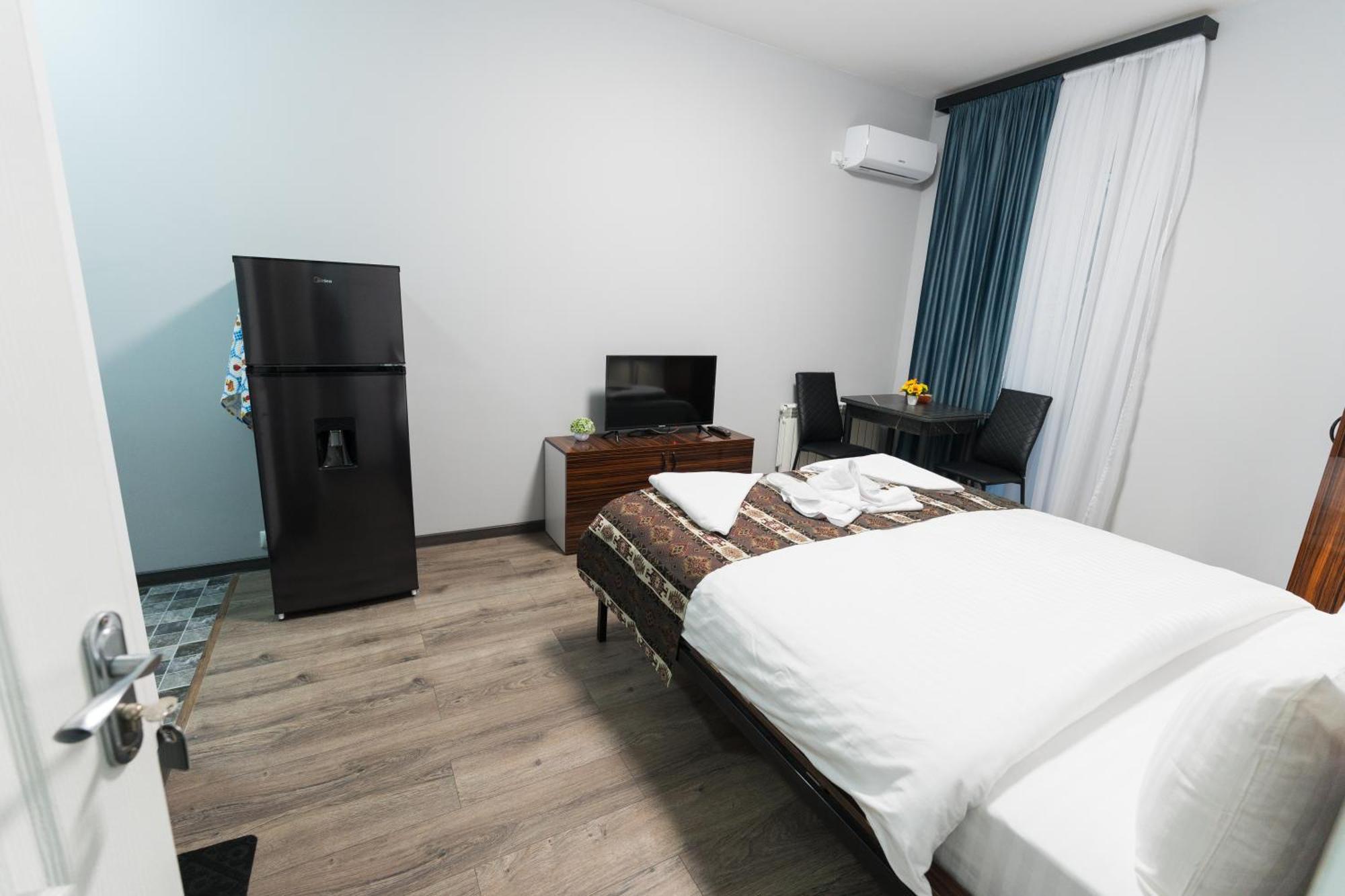 יירבאן Gh Family Hotel מראה חיצוני תמונה