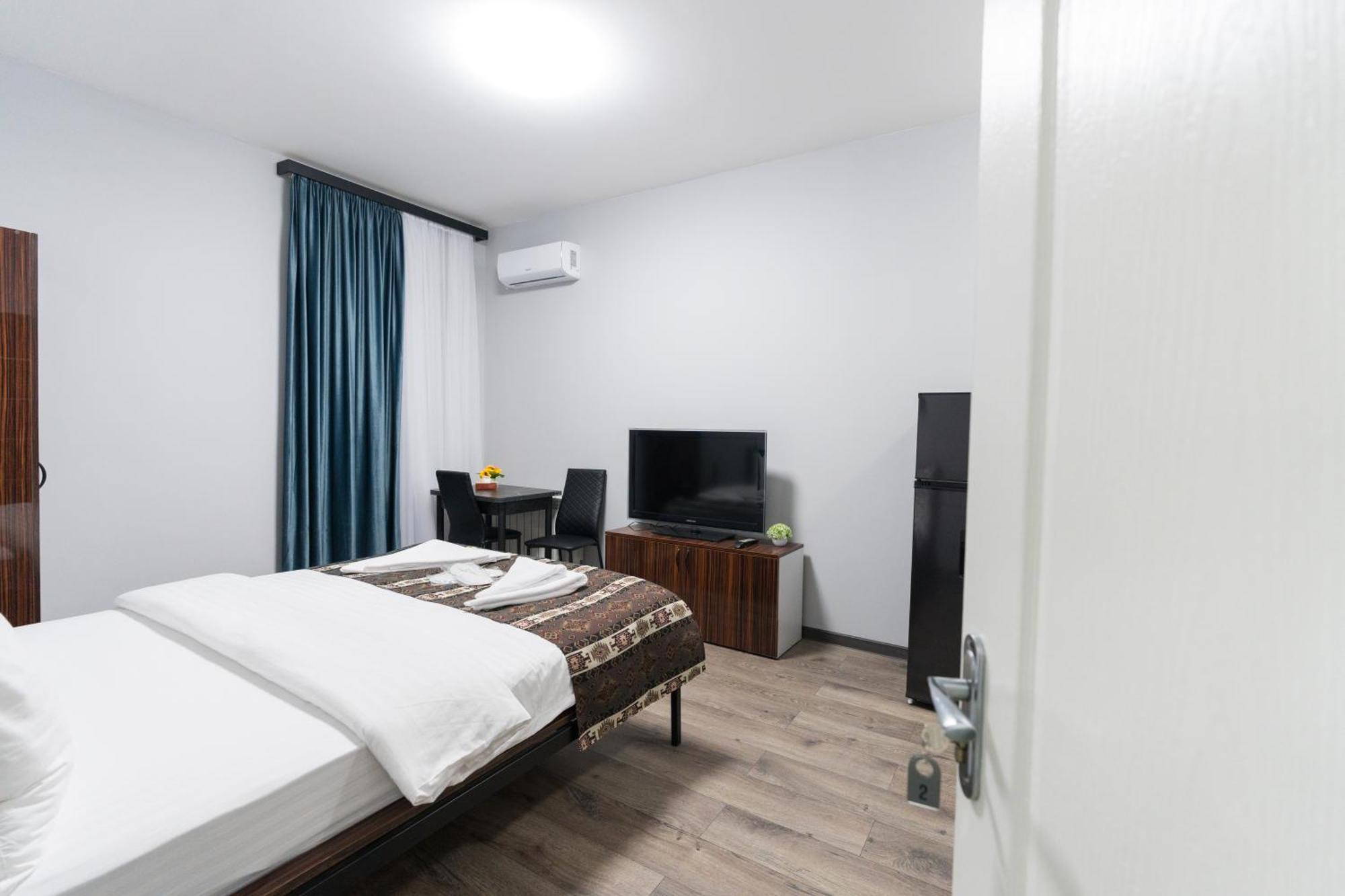יירבאן Gh Family Hotel מראה חיצוני תמונה